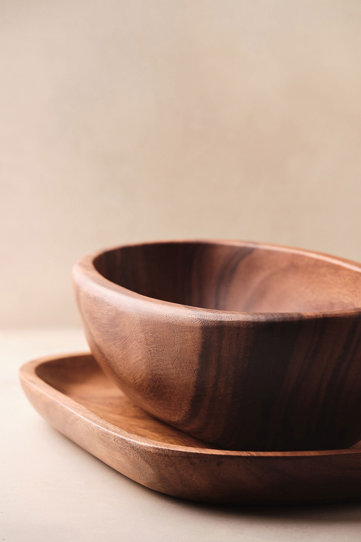 Curved Bowl